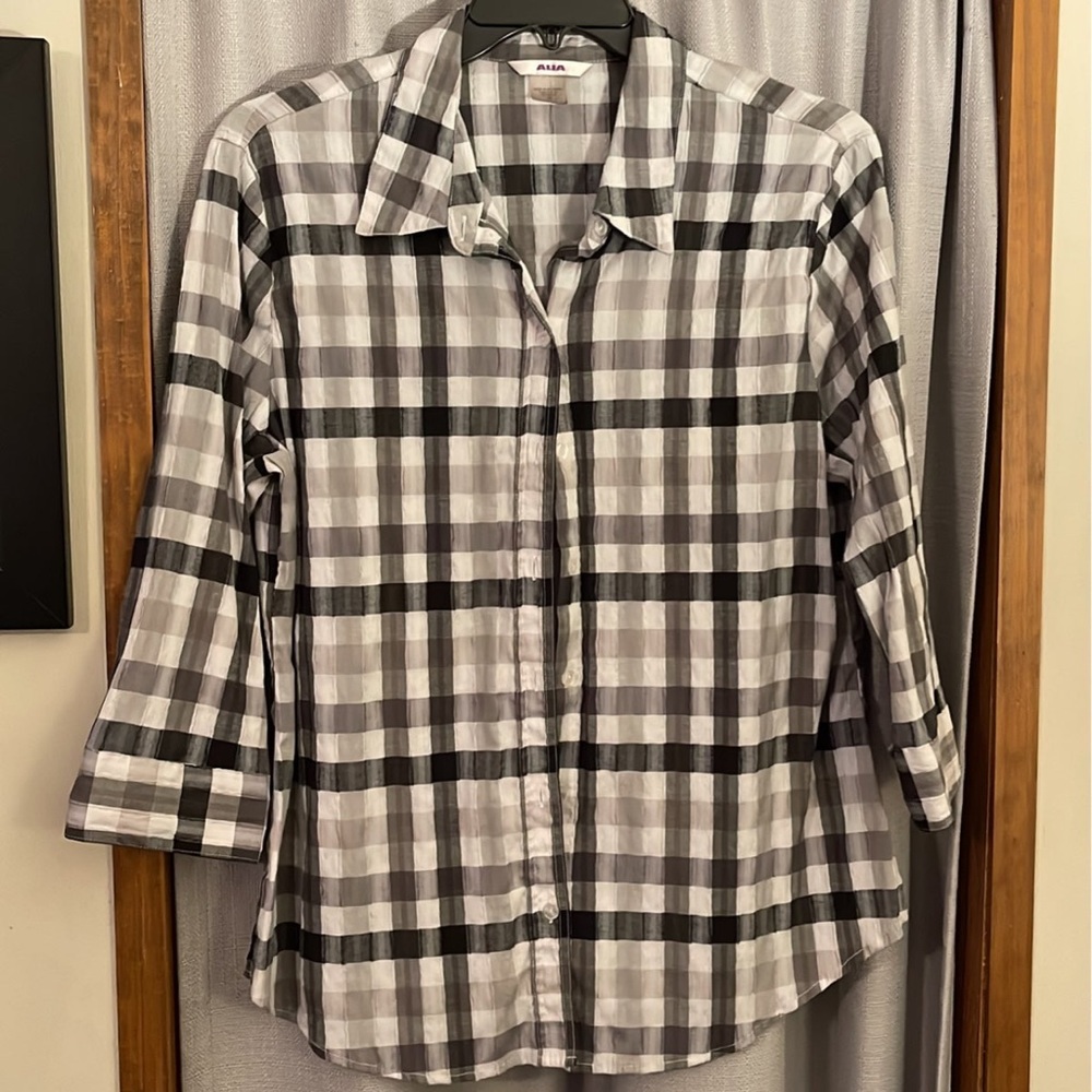 Women’s plus size plaid blouse